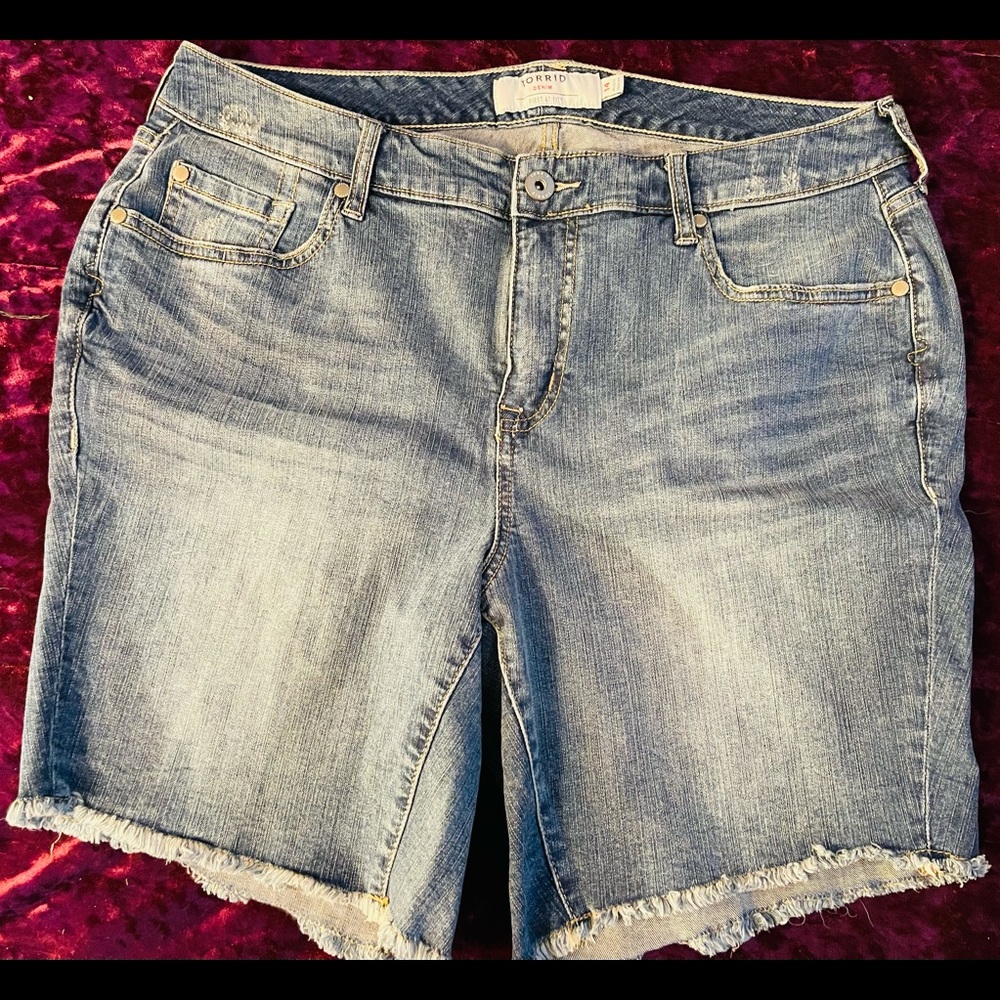 NWOT Torrid Shorts Size 14